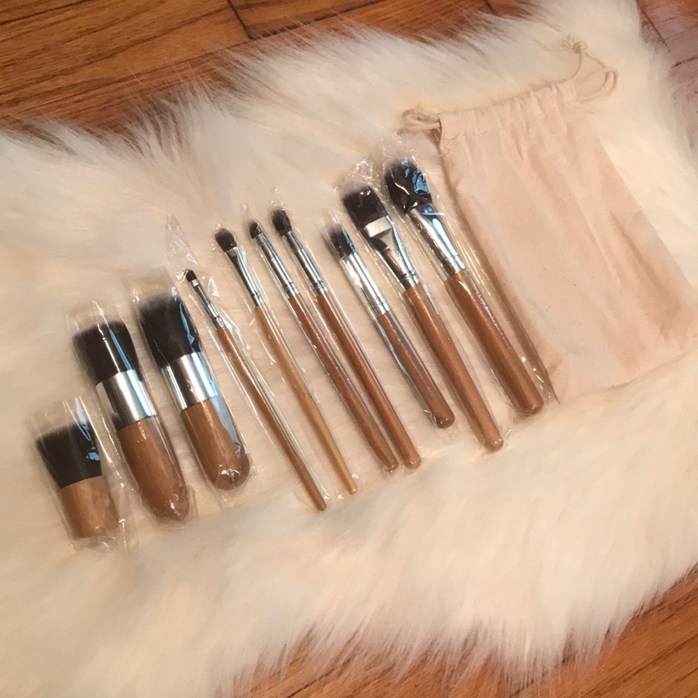 New Bamboo makeup brush set 💜